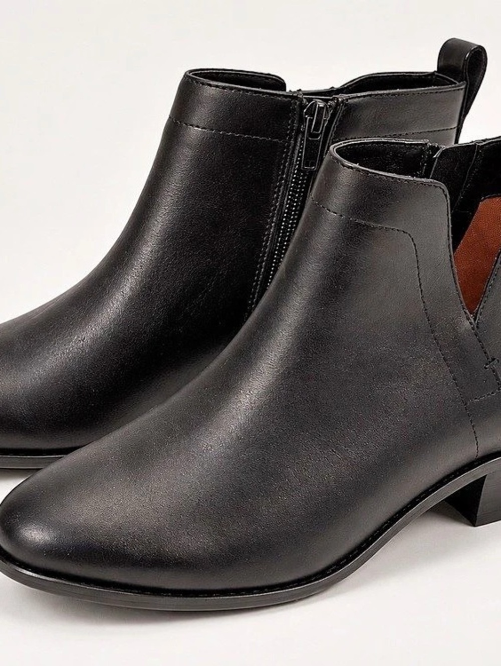 Vionic Clara LTHR Ankle Boots in Black US 8 - New